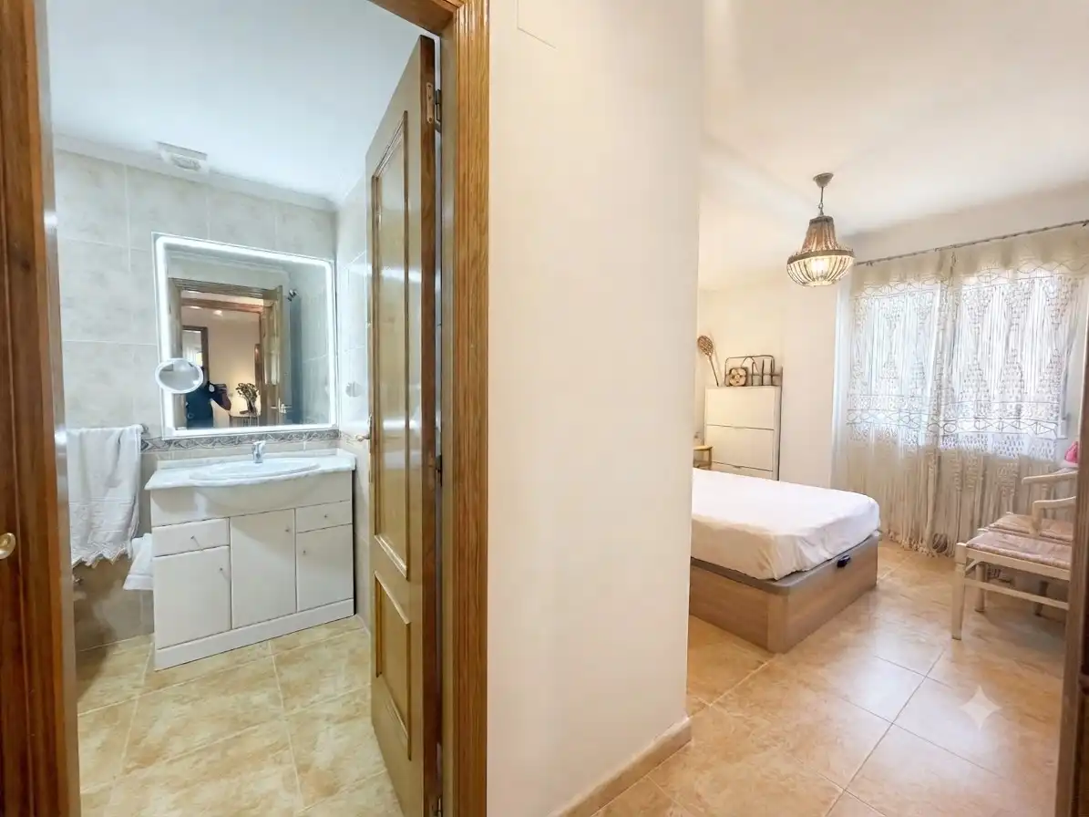 Baño de Piso en venta en Náquera con Aire acondicionado, Calefacción y Terraza