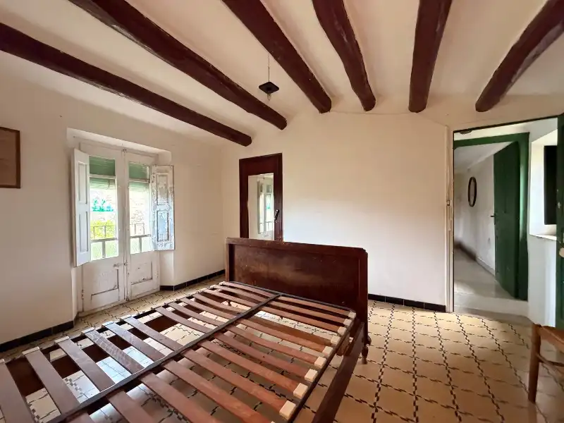 Dormitori de Casa o xalet en venda en Saus, Camallera i Llampaies amb Terrassa i Balcó