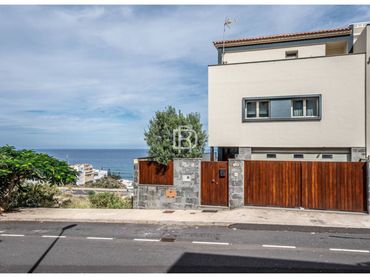 Casa bifamiliare in vendita a Calle Hermógenes Alfonso de la Cruz