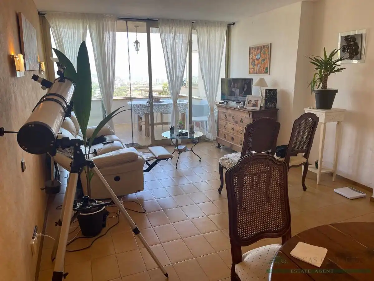Sala d'estar de Apartament en venda en Sant Feliu de Guíxols amb Calefacció, Terrassa i Piscina comunitària