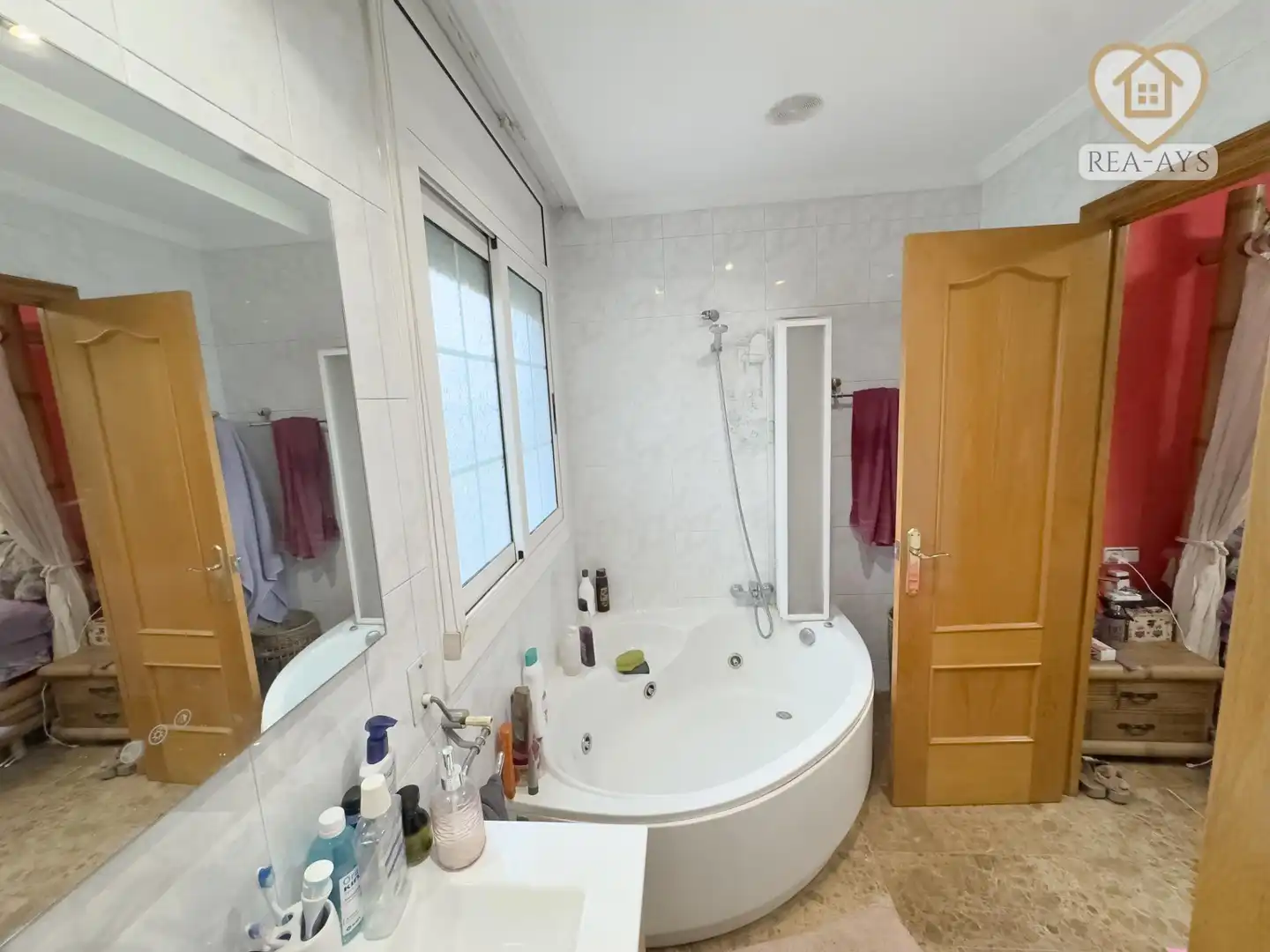 Bathroom of Houses for sale in Sant Vicenç Dels Horts  with Air Conditioner, Private garden and Terrace