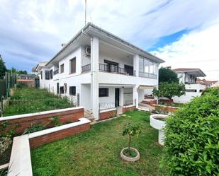 Vista exterior de Casa o xalet en venda en Torredembarra amb Aire condicionat, Calefacció i Jardí privat