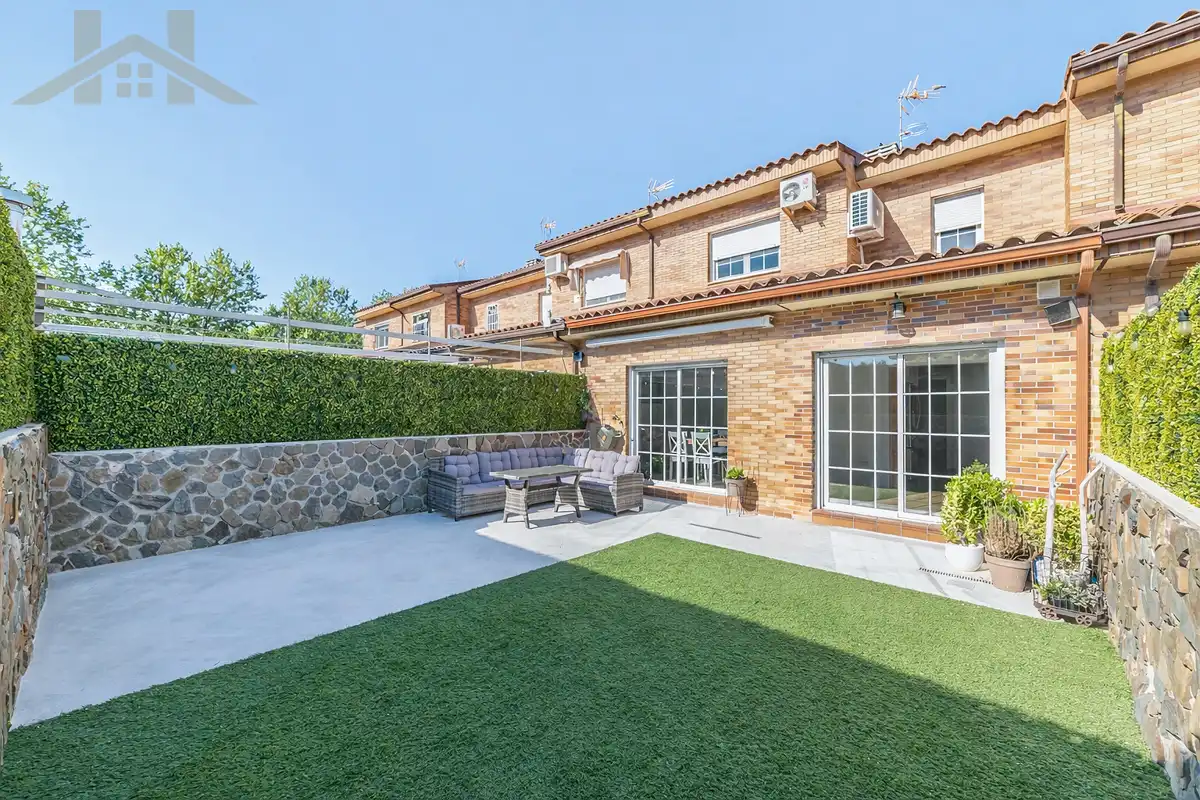 Terrace of Detached homes for sale in Seseña  with Air Conditioner, Heating and Private garden
