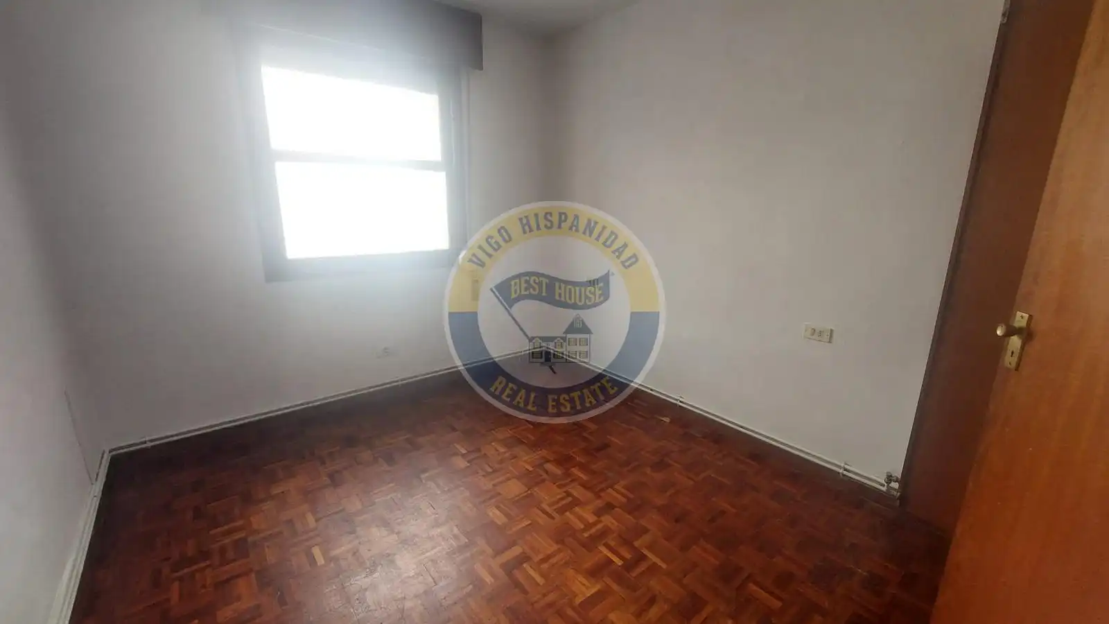 Pis en venda en Vigo  amb Calefacció, Parquet i Traster