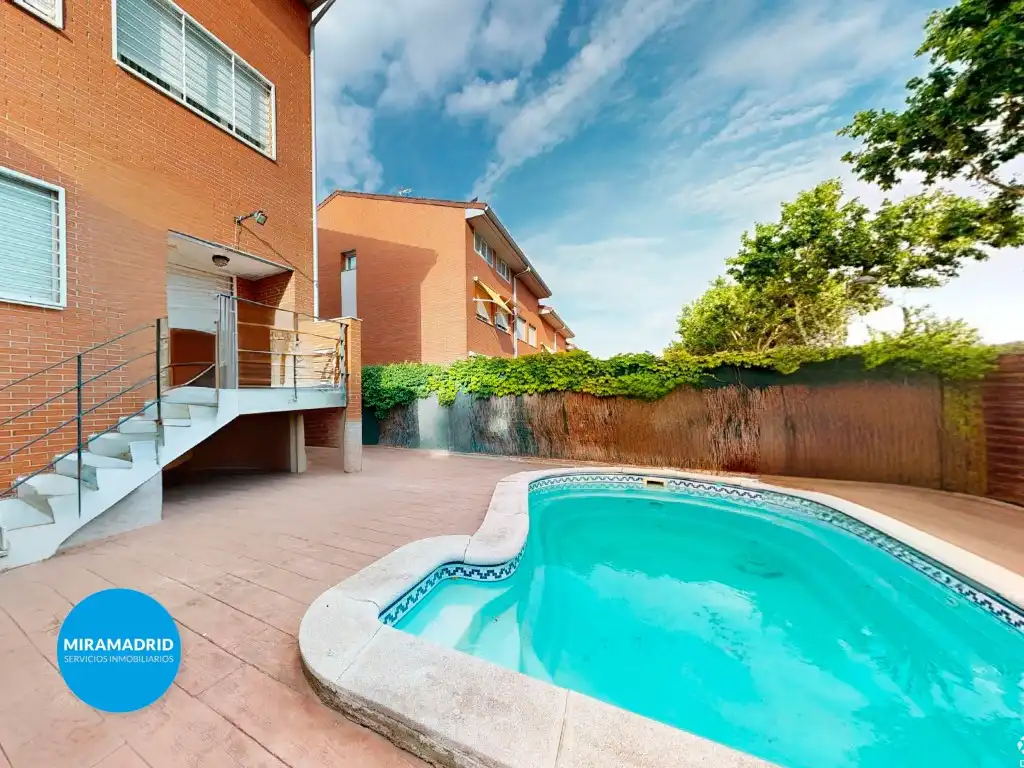 Swimming pool of Detached homes for sale in Paracuellos de Jarama  with Air Conditioner and Swimming Pool