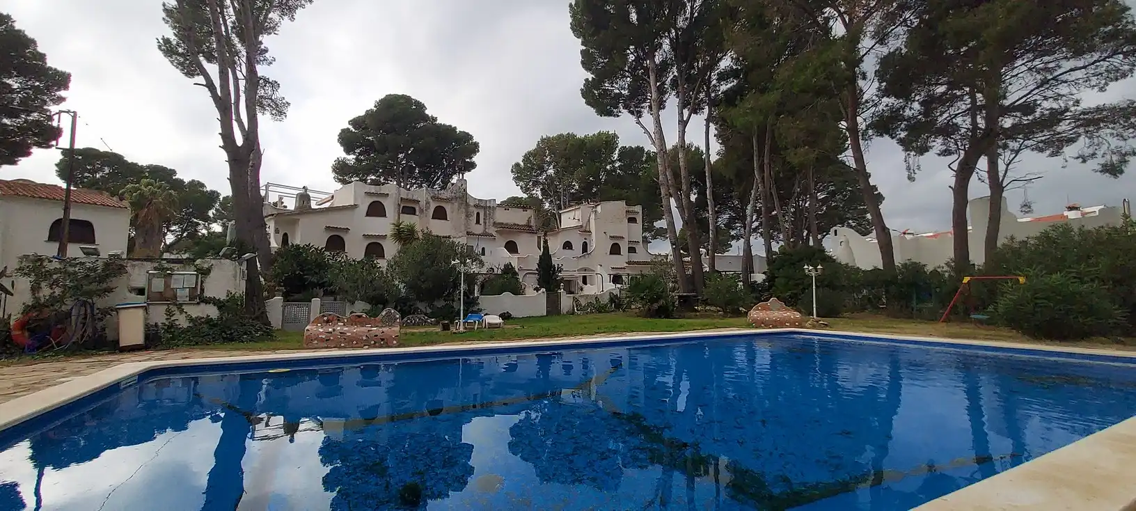 Piscina de Casa adosada en venta en Mont-roig del Camp con Terraza y Piscina comunitaria