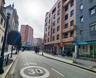 Vista exterior de Pis de lloguer en Gijón  amb Calefacció, Parquet i Moblat