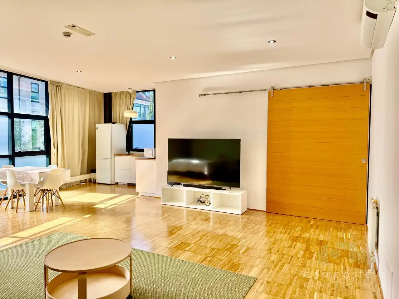 Wohnzimmer von Loft zum Verkauf in Ames mit Heizung, Parkett und Abstellraum