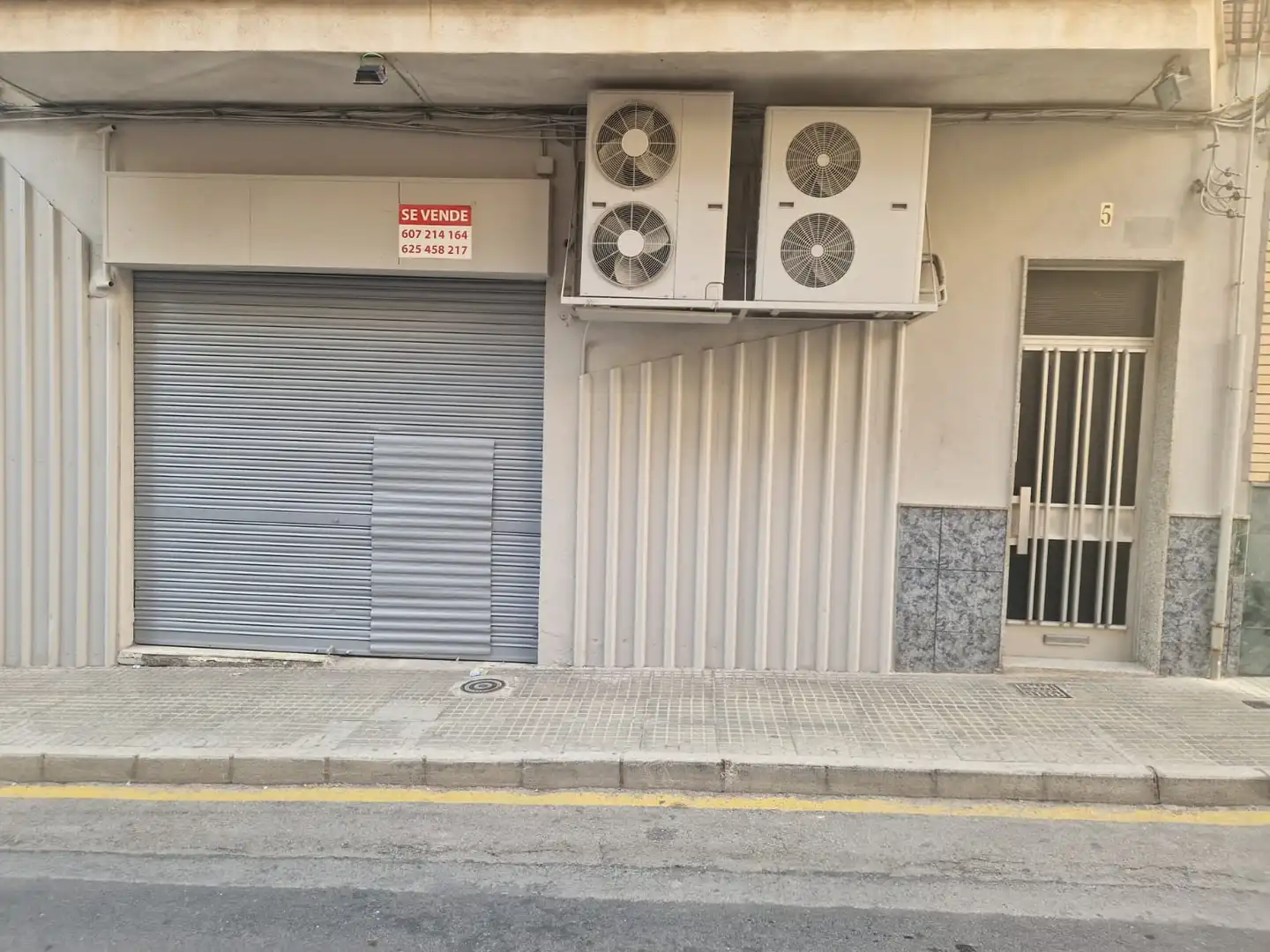 Local en venda en Villena amb Aire condicionat i Moblat