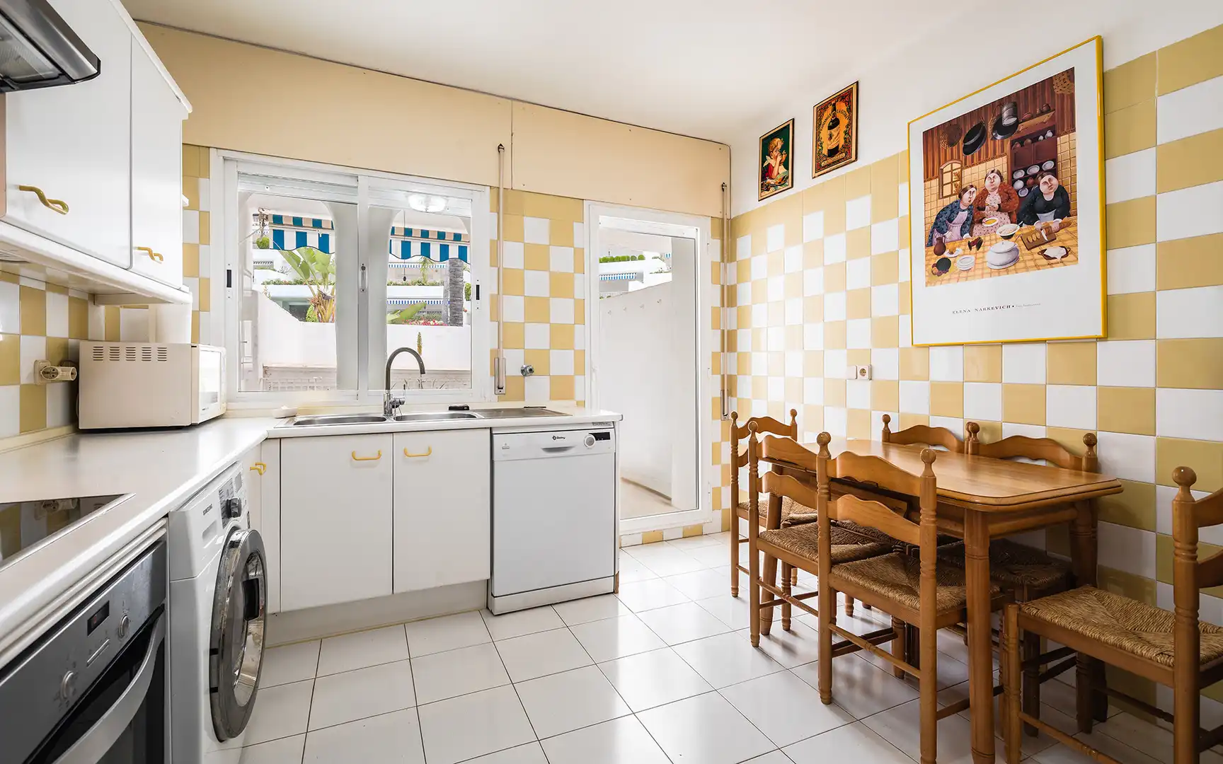 Cocina de Planta baja en venta en Marbella con Aire acondicionado, Jardín privado y Terraza