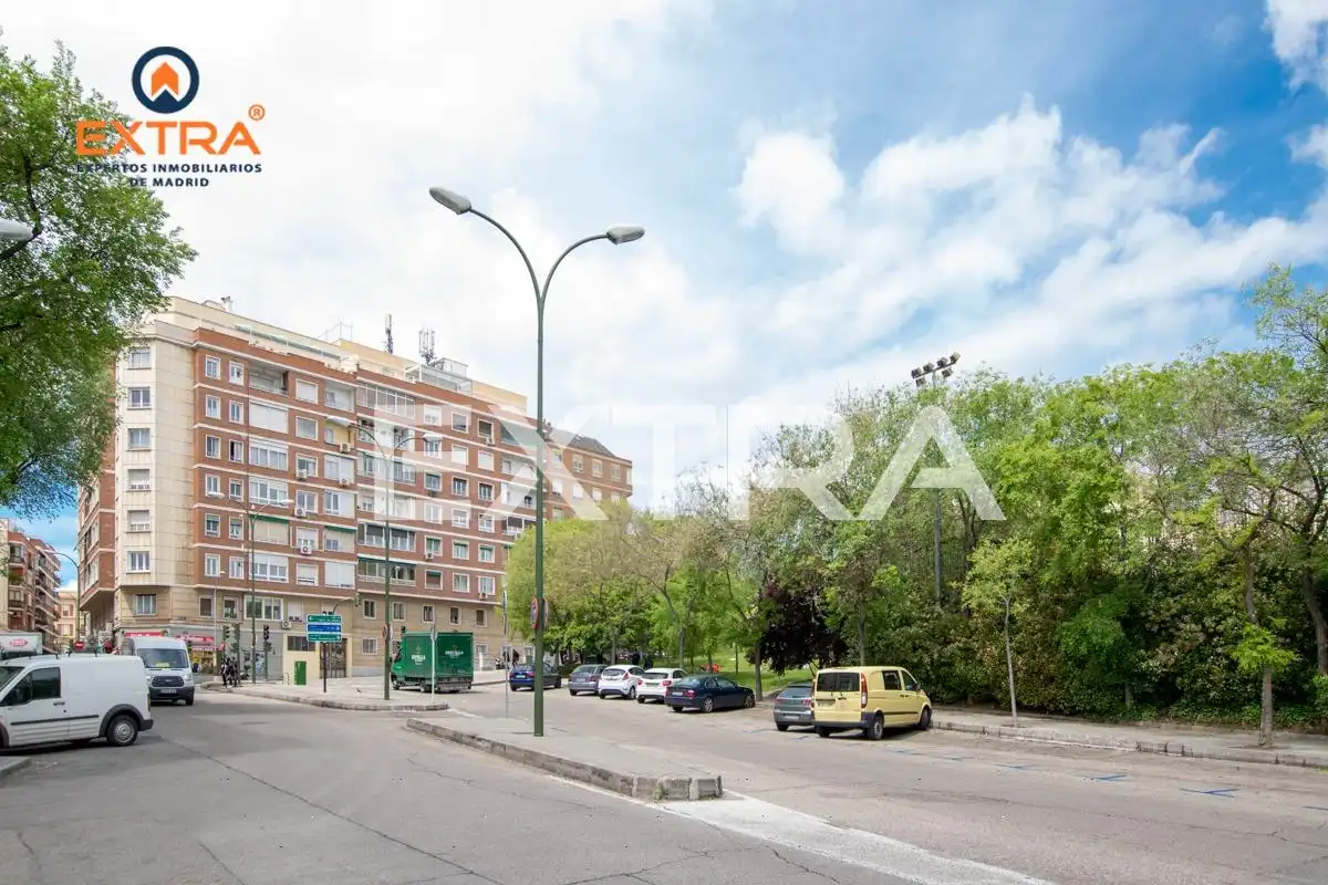 Planta baixa en venda a Calle de Nieremberg, Ciudad Jardín