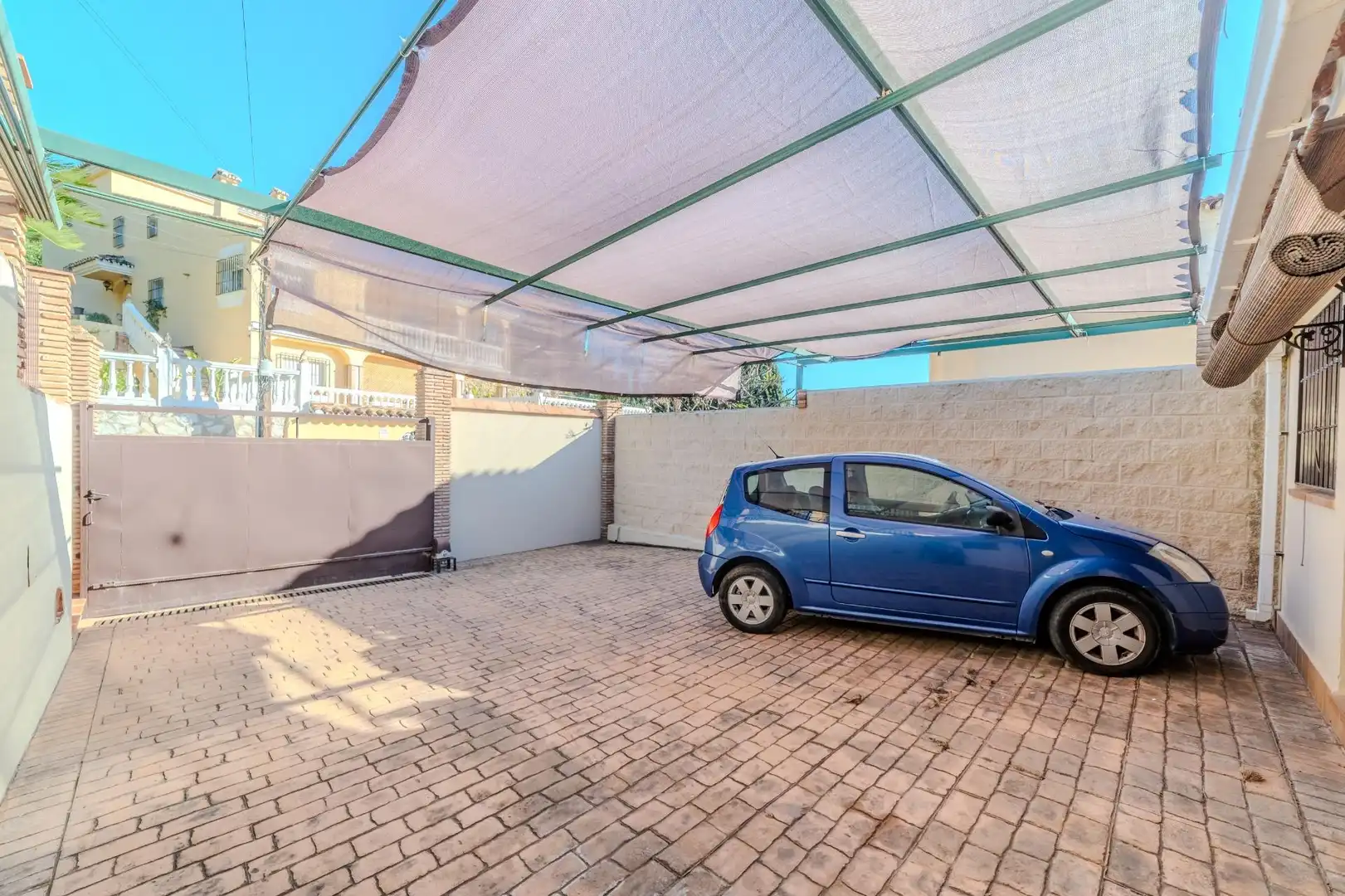 Aparcament de Casa o xalet en venda en Rincón de la Victoria amb Aire condicionat, Terrassa i Traster