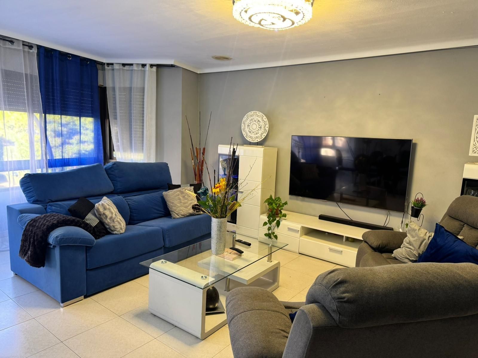 Sala de estar de Piso de alquiler en Castellón de la Plana / Castelló de la Plana con Calefacción, Terraza y Balcón