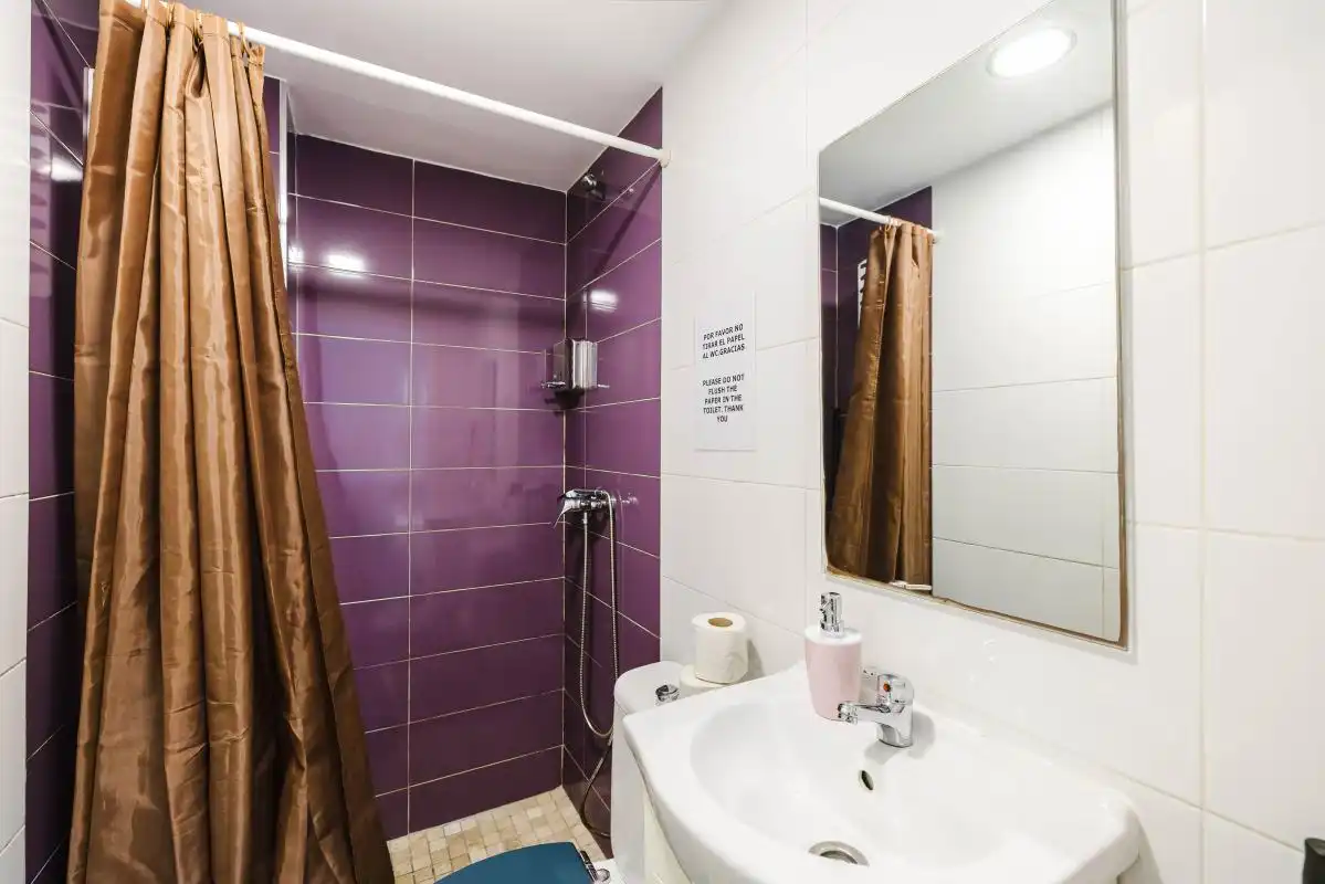Bany de Casa o xalet en venda en Málaga amb Aire condicionat, Calefacció i Jardí privat