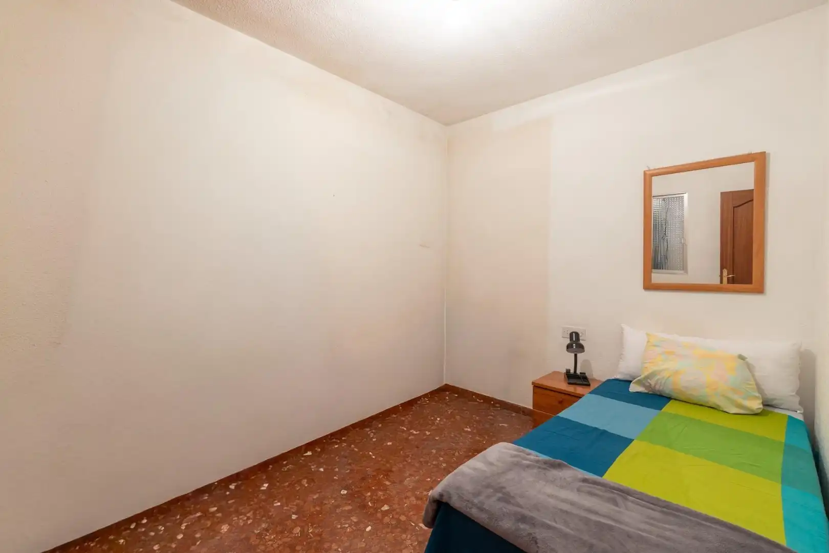Dormitori de Pis en venda en Granada