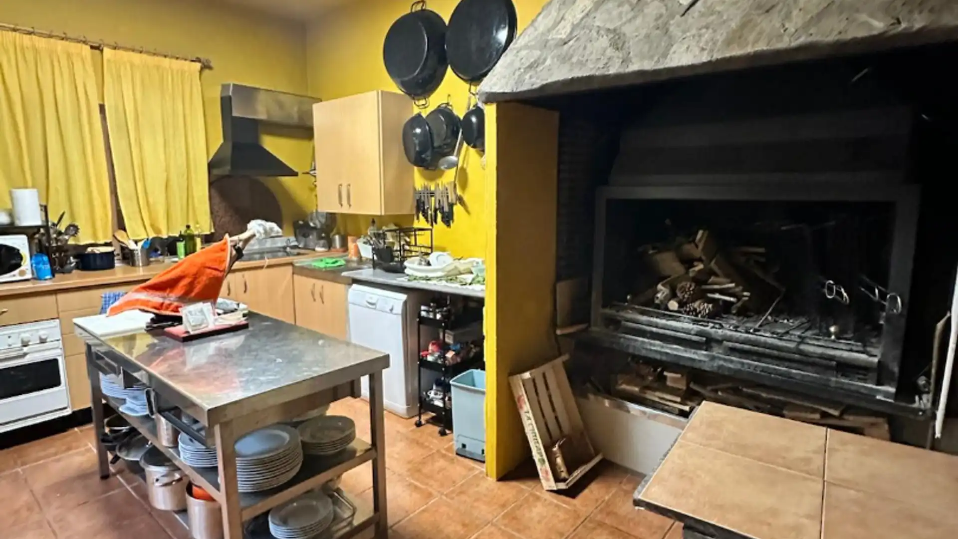 Kitchen of Single-family semi-detached for sale in Cuenca Capital  with Air Conditioner, Heating and Private garden