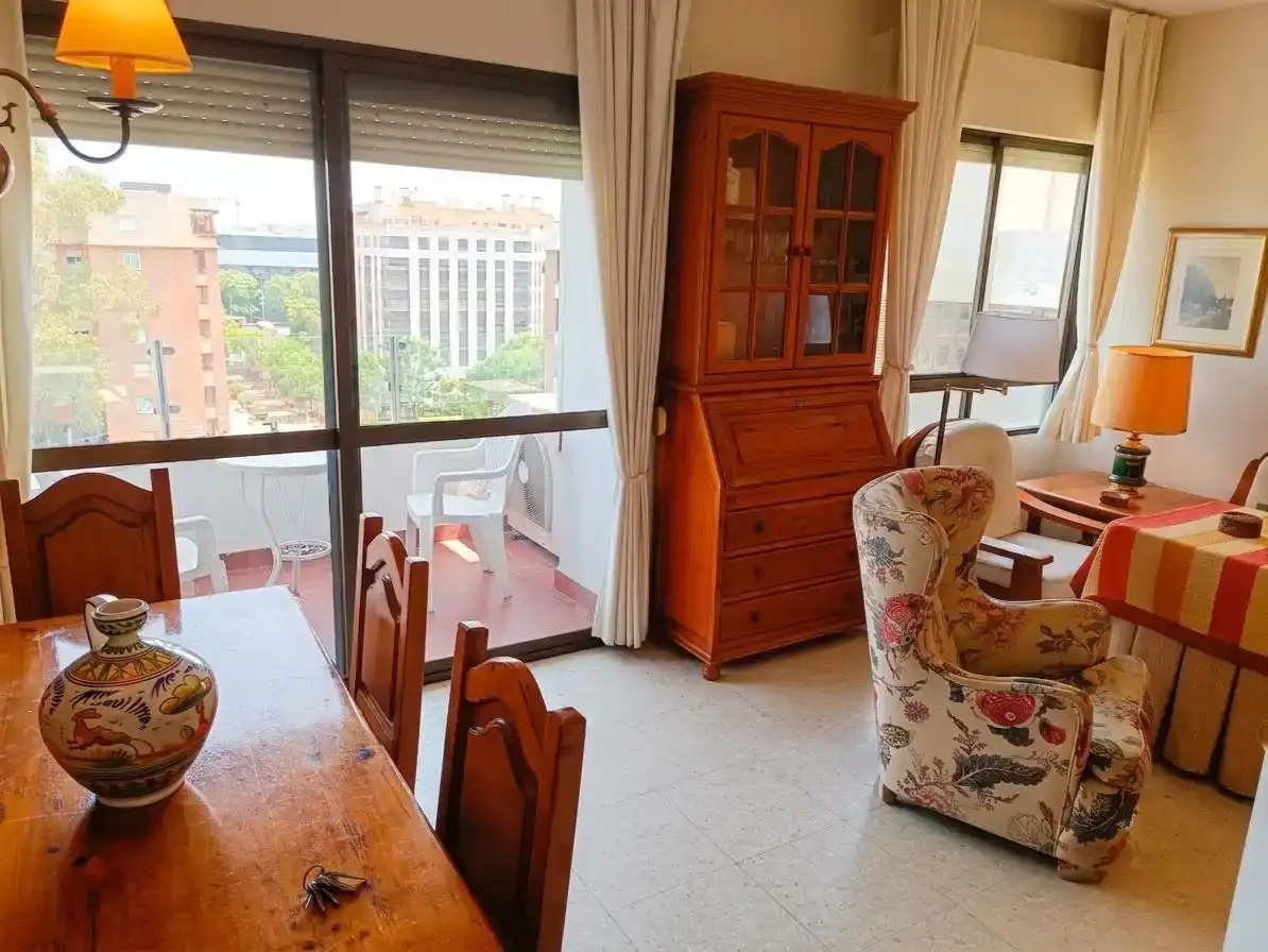 Wohnzimmer von Wohnung zur Miete in Sevilla mit Klimaanlage, Schwimmbad und Möbliert
