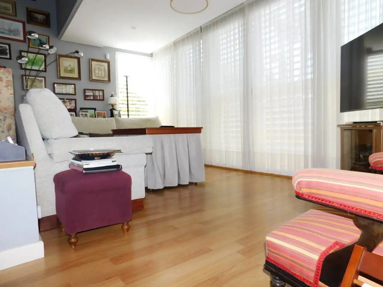 Sala d'estar de Casa o xalet en venda en Jerez de la Frontera amb Aire condicionat, Jardí privat i Terrassa