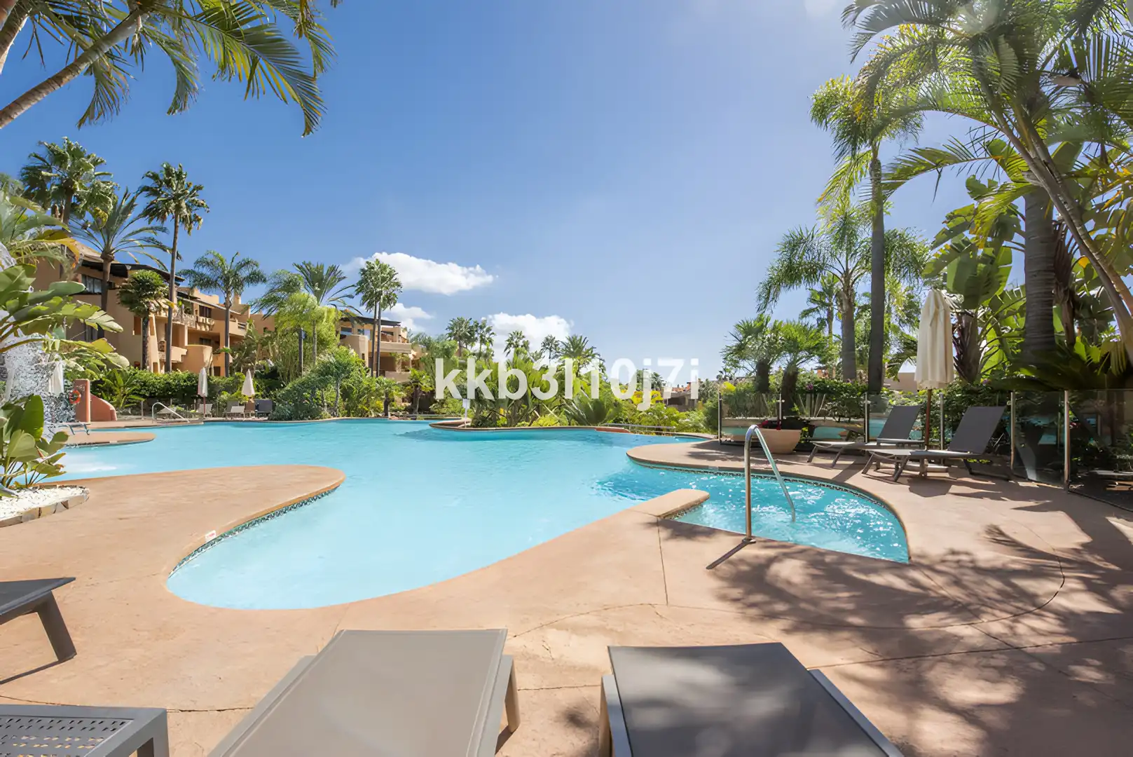Habitatge amb piscina en venda a Milla de Oro, imagen 28