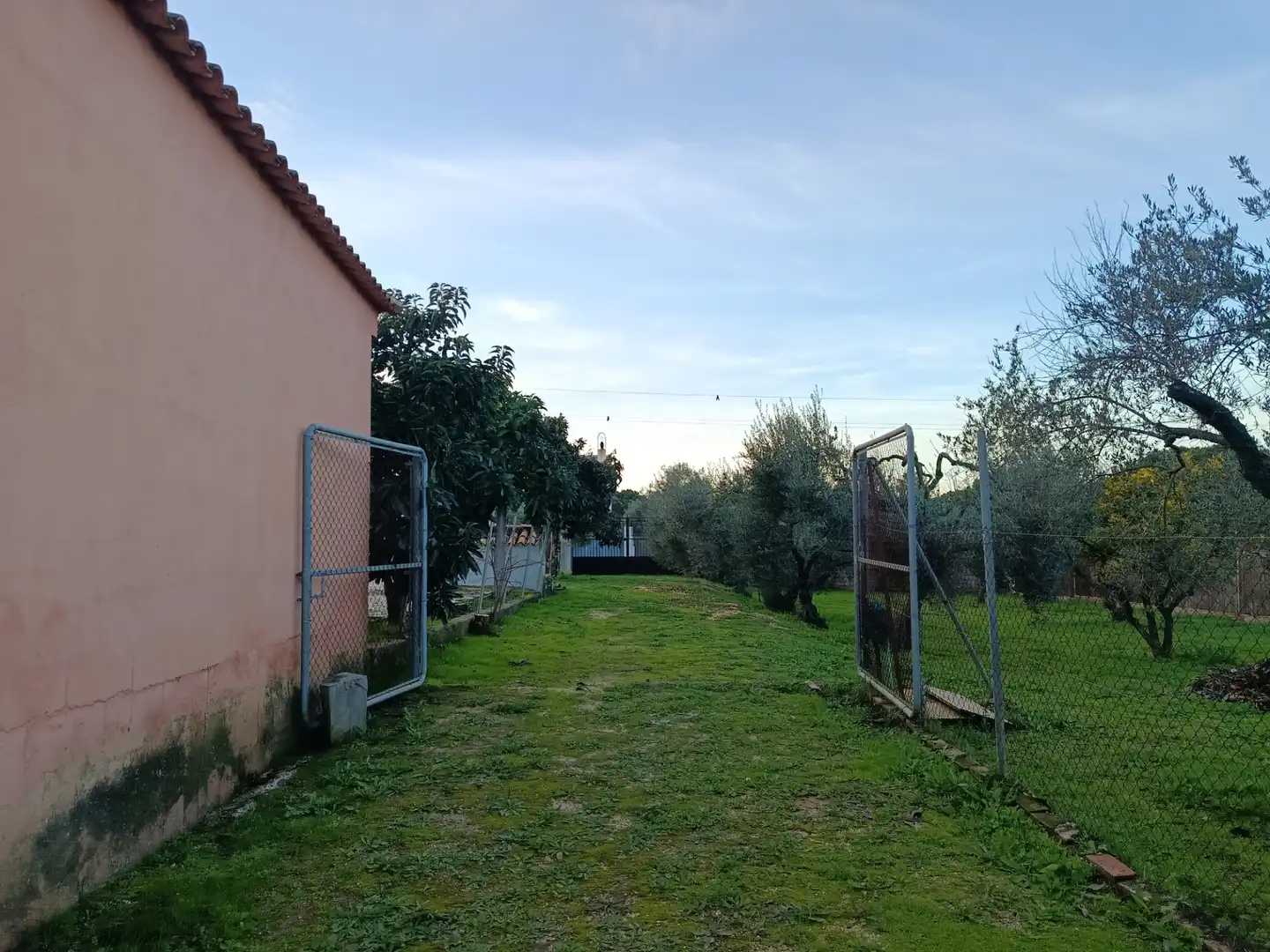 Country house zum Verkauf in Hinojos mit Privatgarten, Terrasse und Schwimmbad