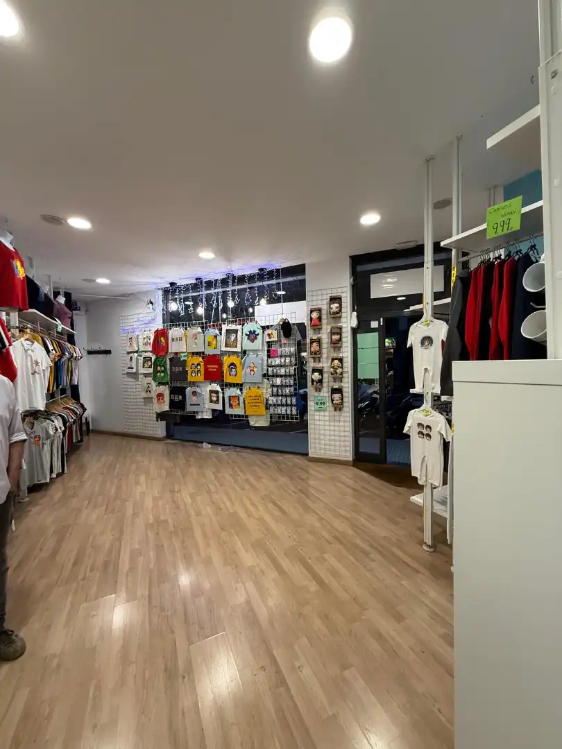 Commercial properties for sale in Santa Coloma de Gramenet  with Air Conditioner