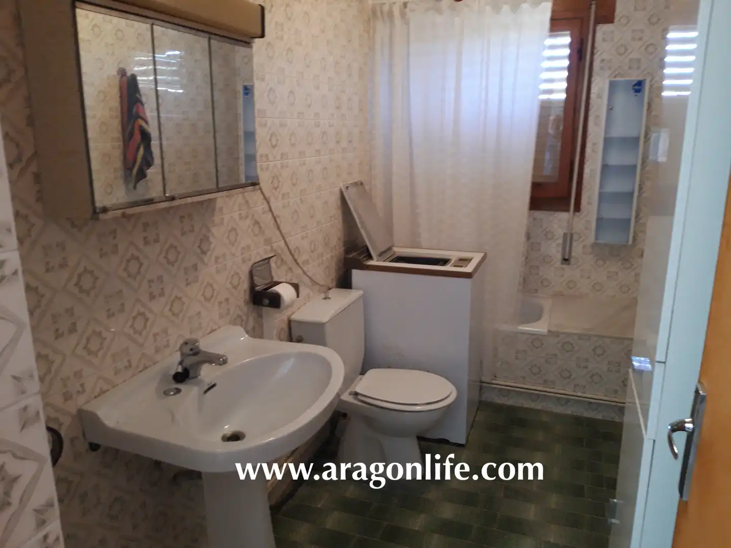 Bathroom of Houses for sale in Maella  with Heating, Private garden and Terrace