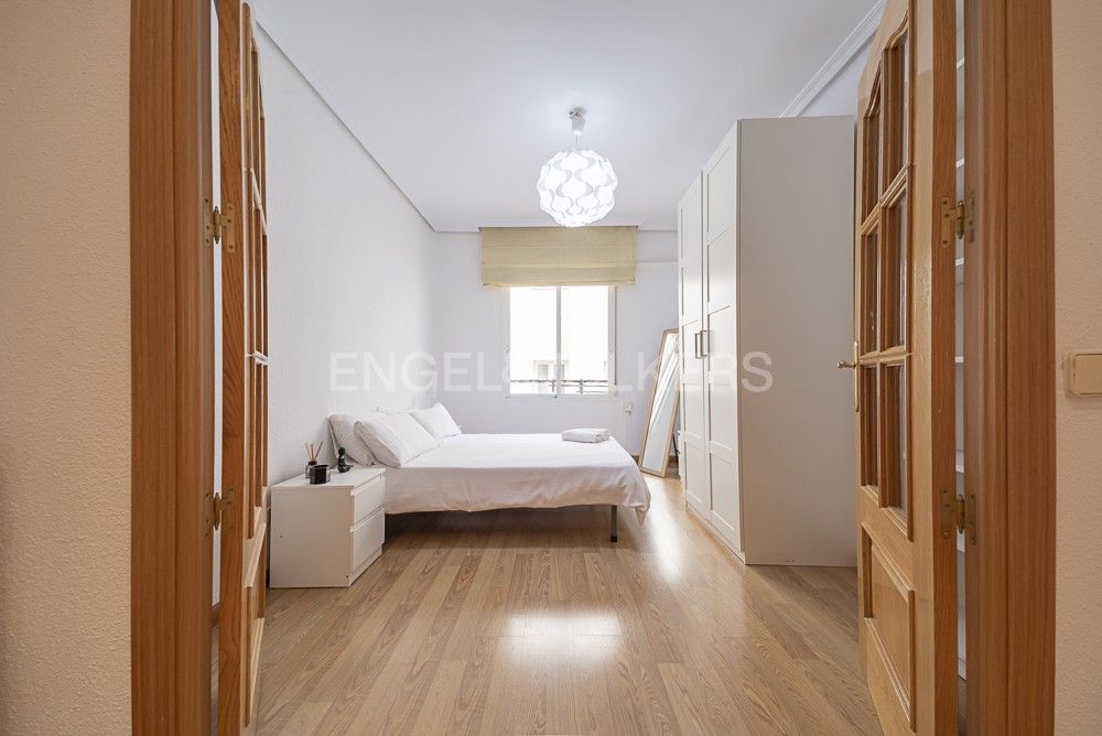 Bedroom of Apartment for sale in  Madrid Capital  with Heating