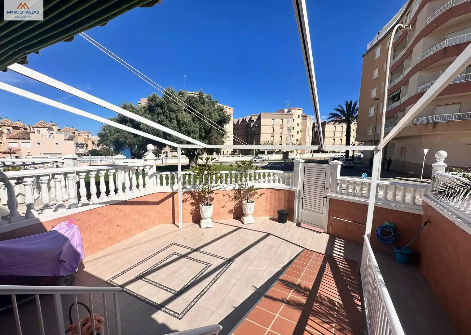 Xalet amb piscina en venda a Las Viñas