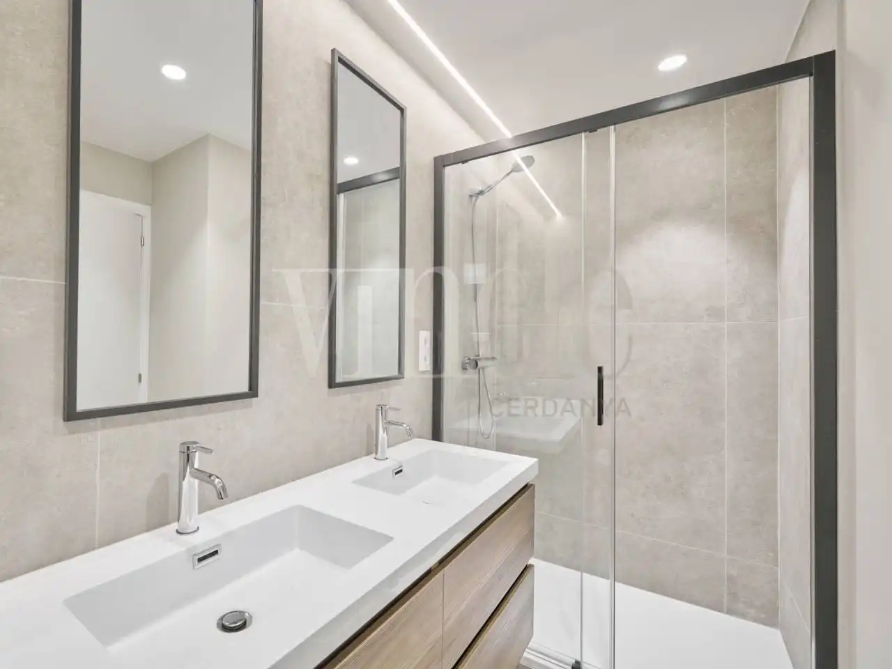 Bathroom of Apartments for sale in Puigcerdà  with Heating and Parquet flooring