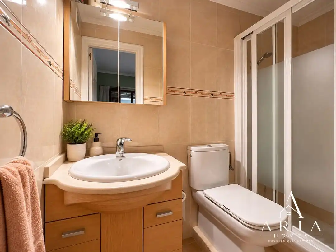 Bathroom of Flat for sale in Bilbao   with Heating, Terrace and Furnished