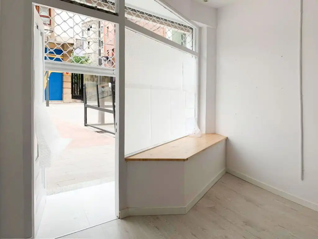 Business premises for sale in Andres Larrazabal Kalea, imagen 4