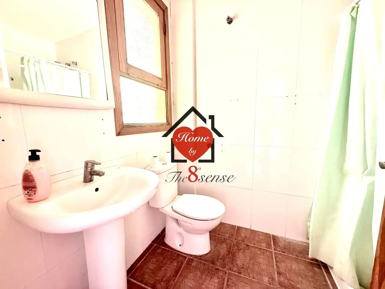 Bathroom of Study for rent in Inca