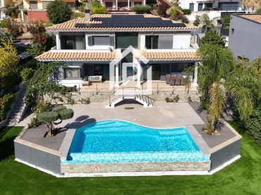 Villa con piscina in vendita a Muntanyeta