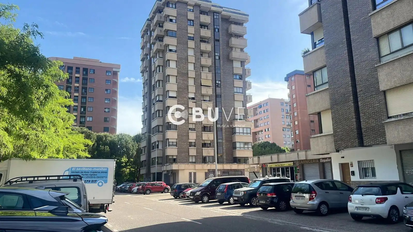 Parking de Piso de alquiler en Valladolid con Calefacción, Terraza y Amueblado