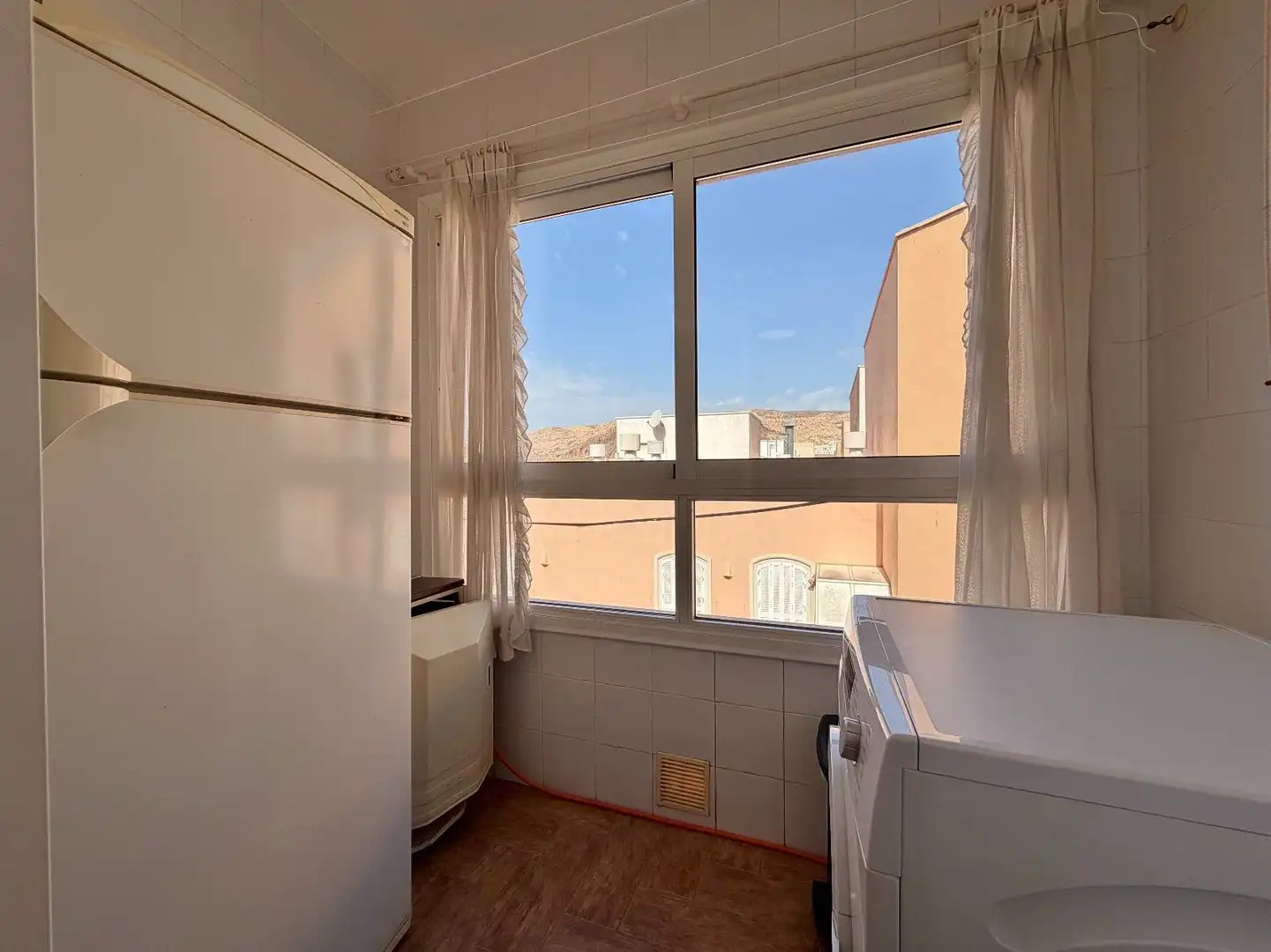 Dormitori de Pis de lloguer en Almería amb Aire condicionat i Moblat