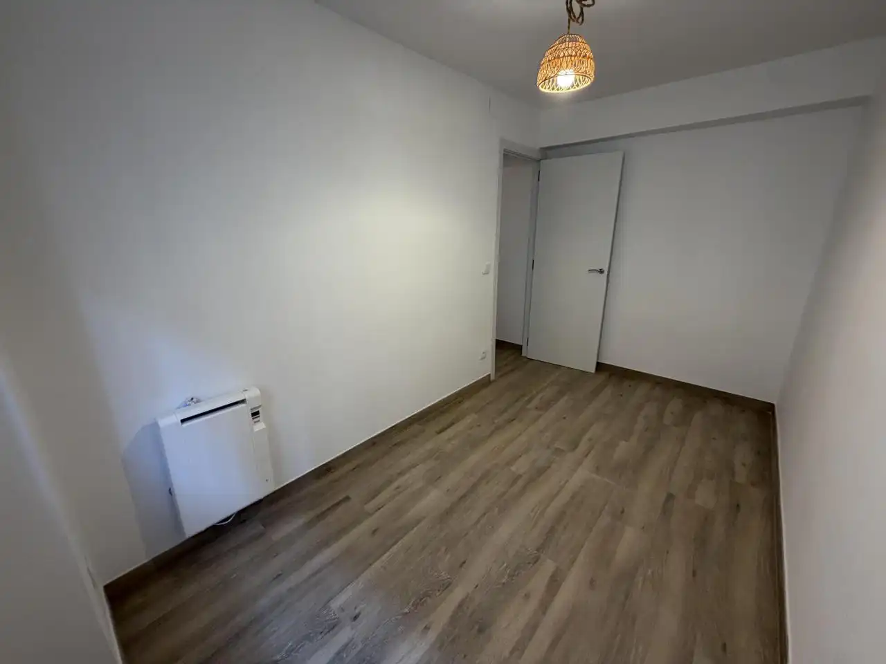 Habitación de Planta baja en venta en Madrid con Calefacción