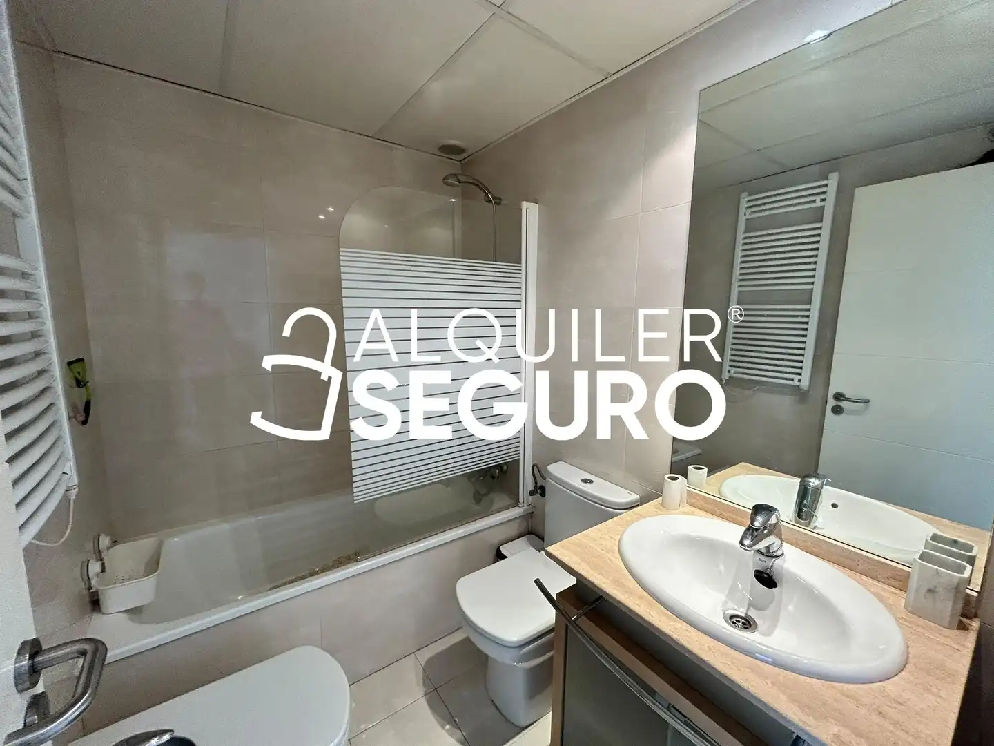 Badezimmer von Wohnung zur Miete in Madrid mit Klimaanlage, Heizung und Abstellraum