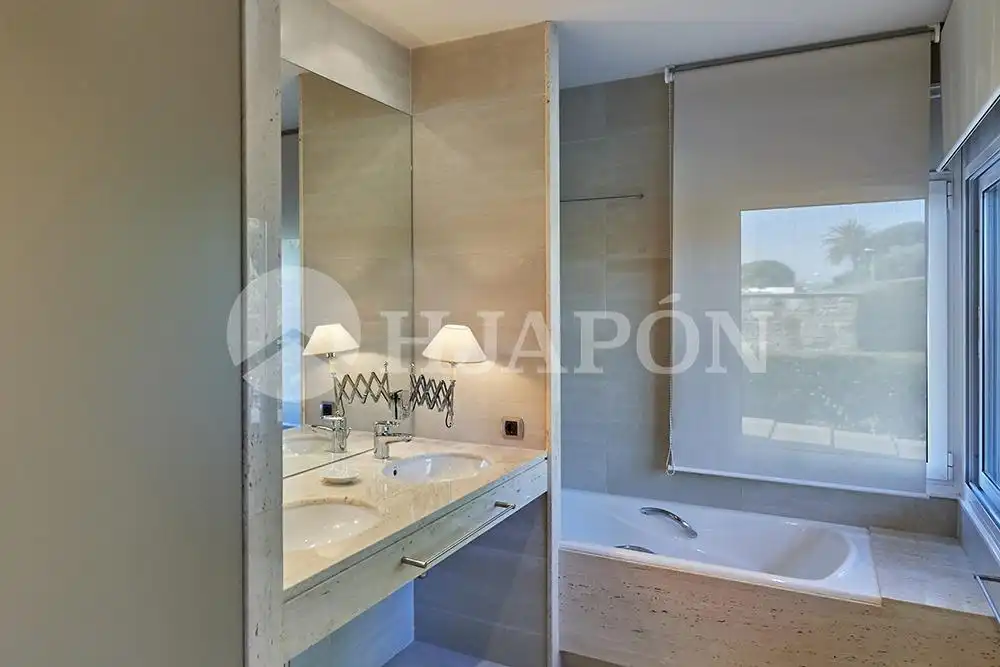 Baño de Casa o chalet en venta en Alella con Aire acondicionado, Calefacción y Jardín privado