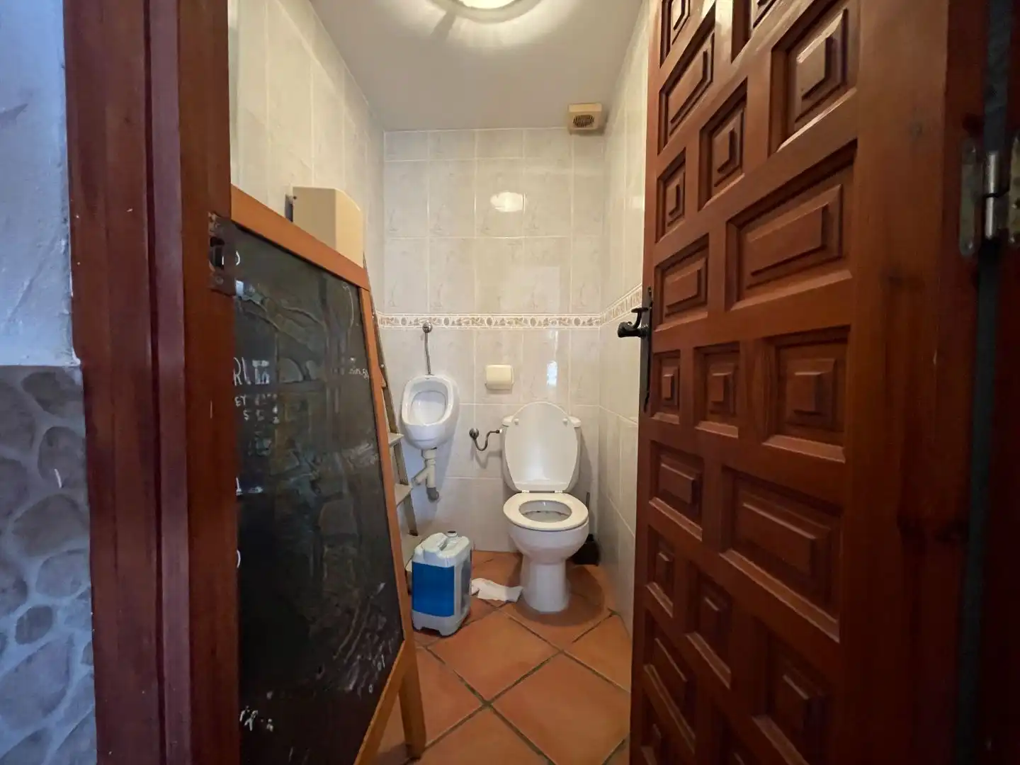 Badezimmer von Geschaftsraum zur Miete in Torrevieja mit Klimaanlage, Heizung und Terrasse