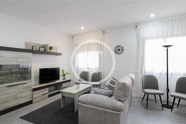 Piso en Alquiler en Carrer de Sales i Ferré en El Guinardó