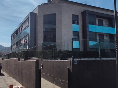 Vista exterior de Pis en venda en Ramales de la Victoria amb Calefacció, Moblat i Forn