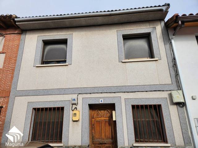 Casa adosada en Venta en Calle Silva en El Casar