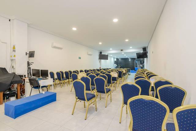 Local comercial en Venta en Calle FERNANDO ALONSO, 19 en Santo Domingo - El Campillín