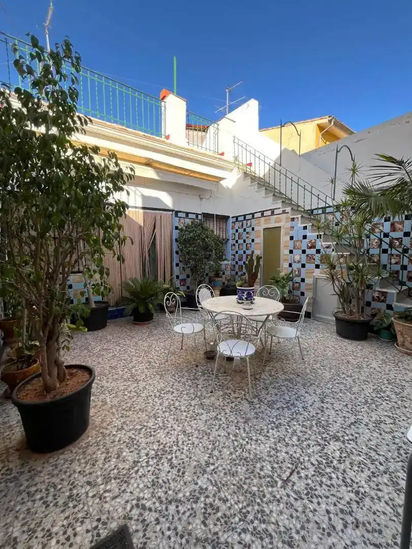 Terrasse von Erdgeschoss zum Verkauf in Burjassot
