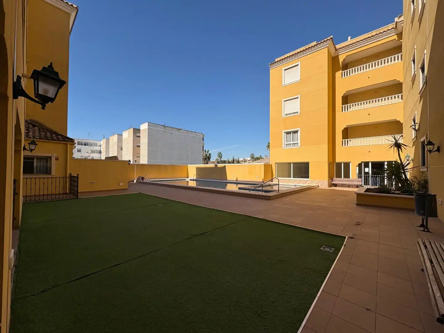 Vista exterior de Apartament en venda en Almoradí amb Aire condicionat, Traster i Piscina comunitària