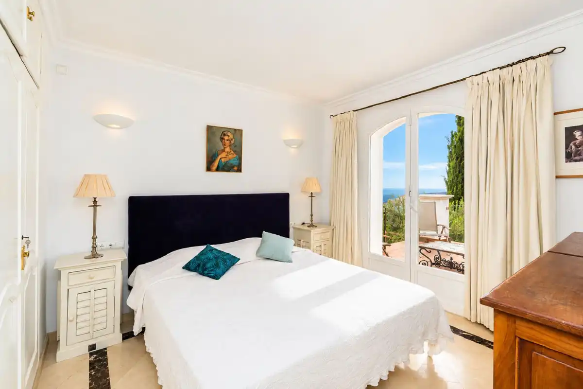 Bedroom of Commercial properties for sale in Istán, Málaga