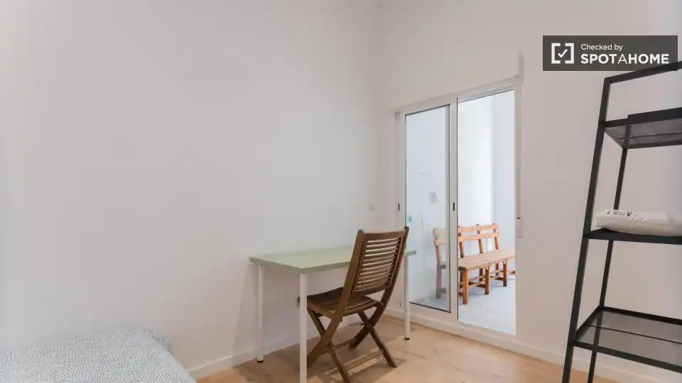 Bedroom of Flat for rent in Valencia  with Air Conditioner, Heating and Furnished