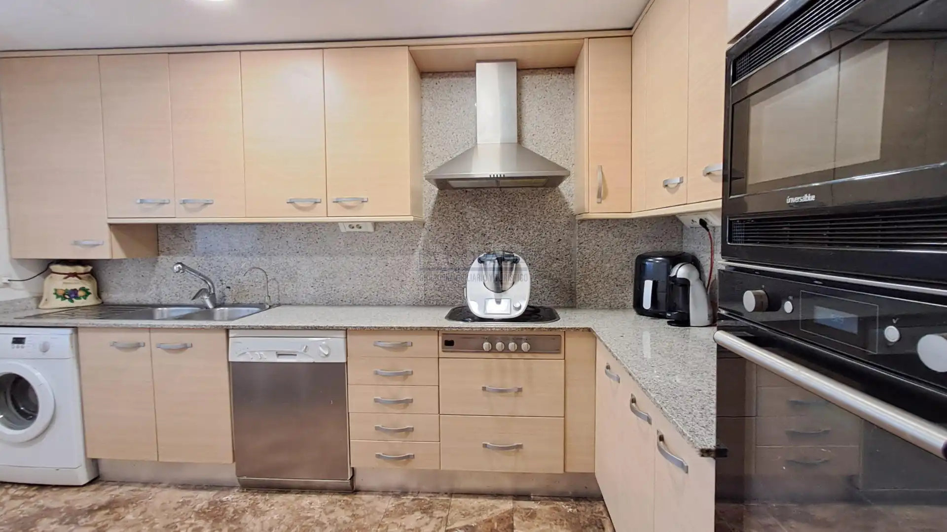 Adosado con terraza en venta en Carrer Belgrad, imagen 5