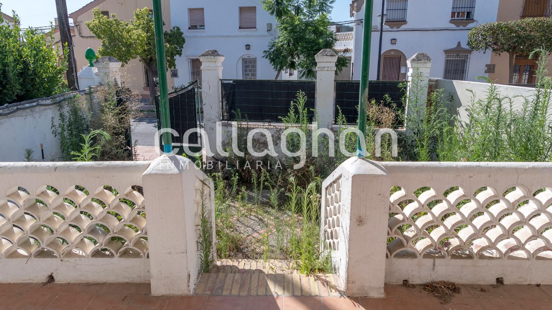Jardí de Casa adosada en venda en Viver amb Terrassa i Traster