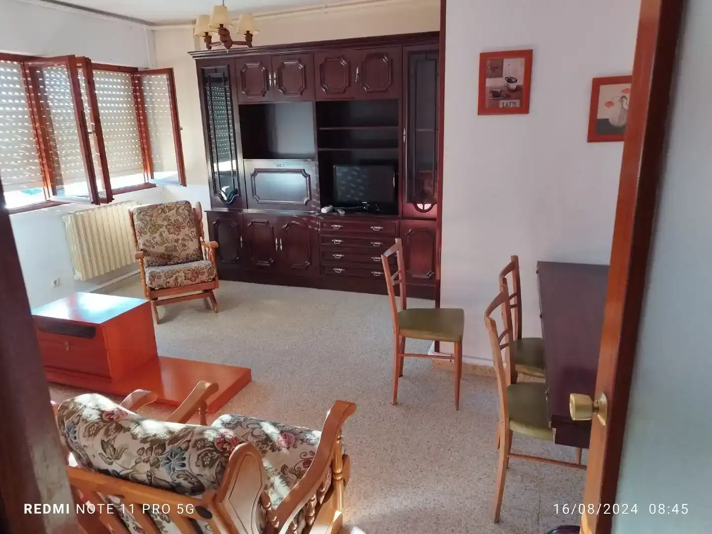 Wohnzimmer von Wohnung zur Miete in Almanza mit Möbliert